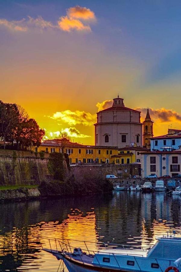 Апартаменты Mansarda Pieno Centro Ливорно Экстерьер фото